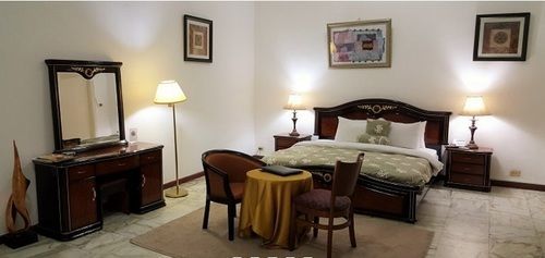 Embassy Suites Hotel Monrovia Extérieur photo