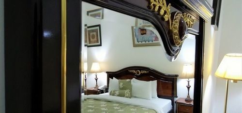 Embassy Suites Hotel Monrovia Extérieur photo